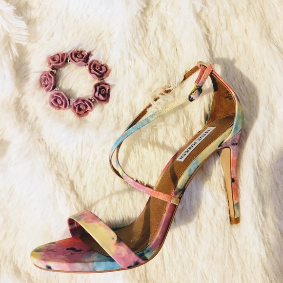 STEVE MADDEN step in these Sassy strappy heels 10 - Picture 5 of 5
